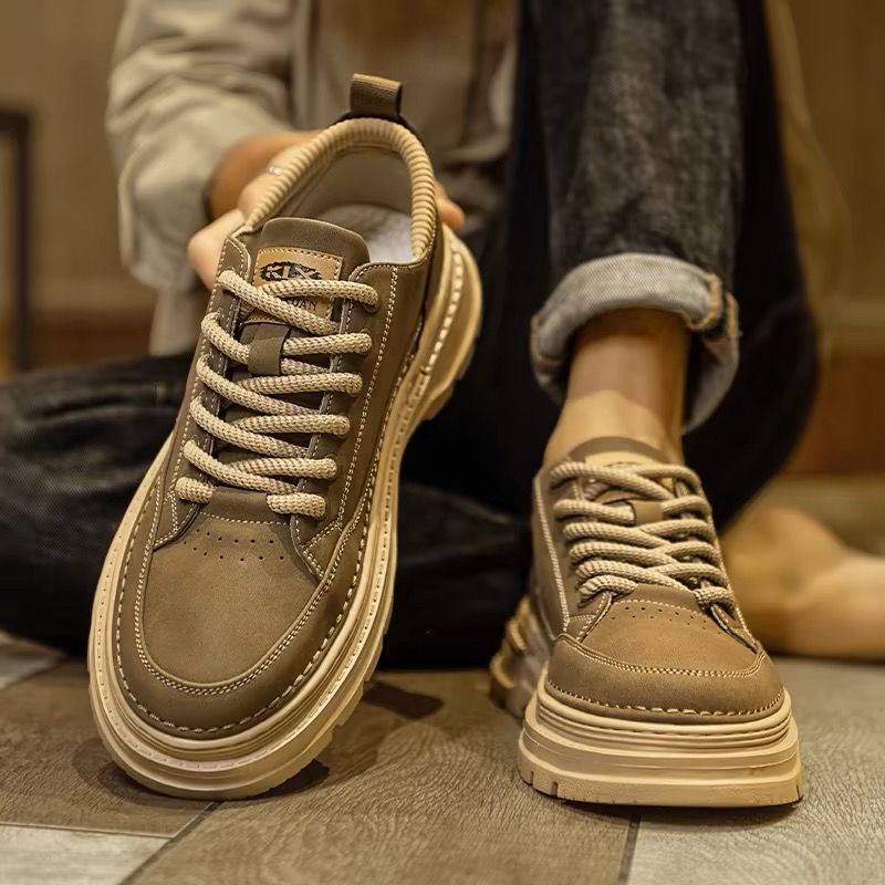Women's sporty sneakers with comfortable cushioning technology and durable upper material