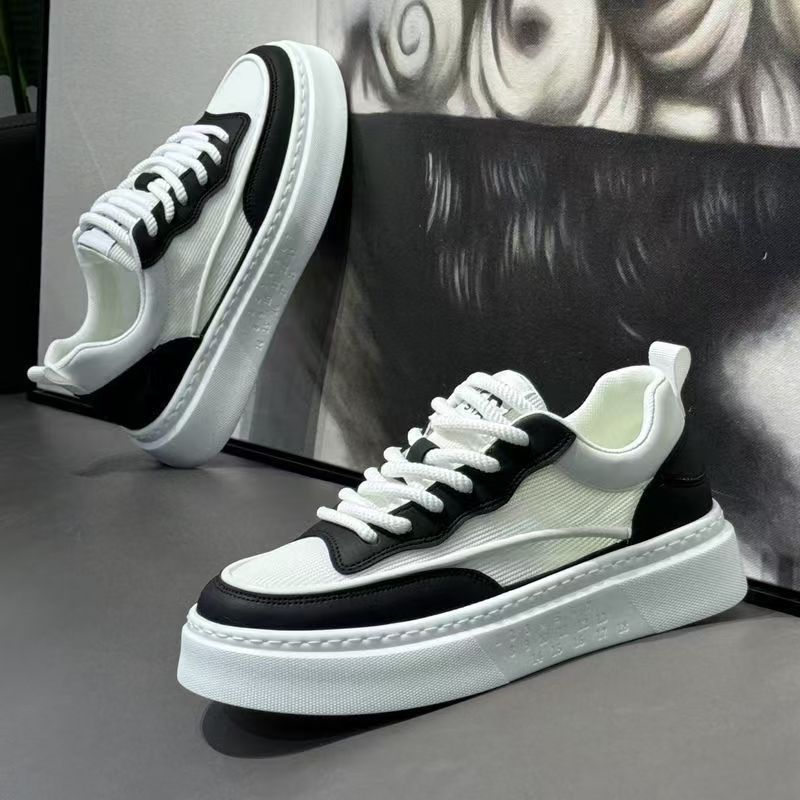 Fashionable women's sneakers with high comfort and trendy color accents