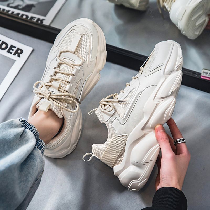 Women's sports sneakers