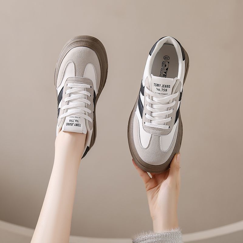 Ladies Platform Sneaker with Fashionable Decoration