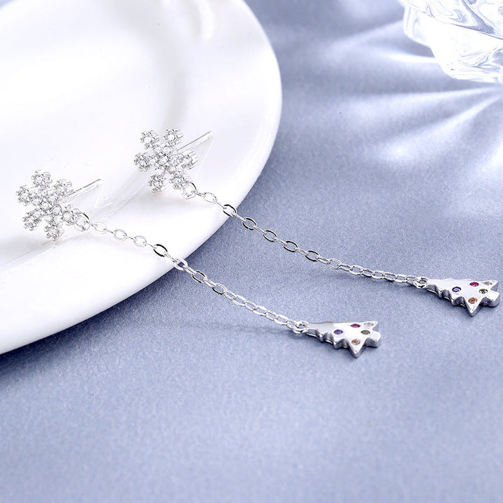 Women’s earrings with sparkling snowflake pendant and chain embellishment Tom Cottons