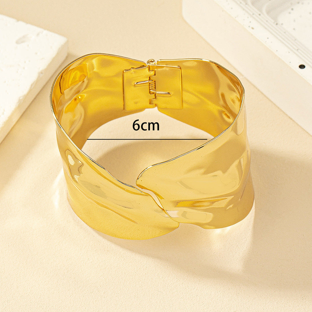 Women's Open Bangle in Stylish, Curved Design Tom Cottons