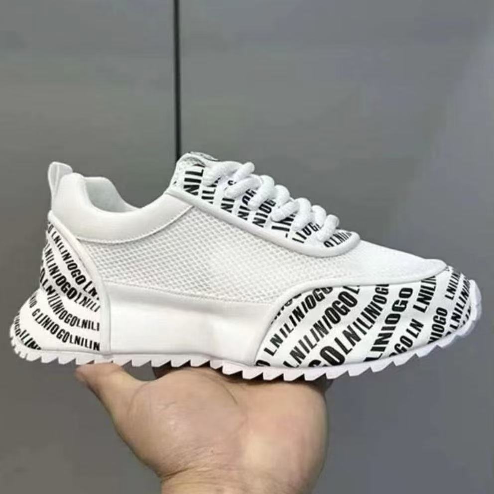 Women’s sporty sneakers with distinctive lettering