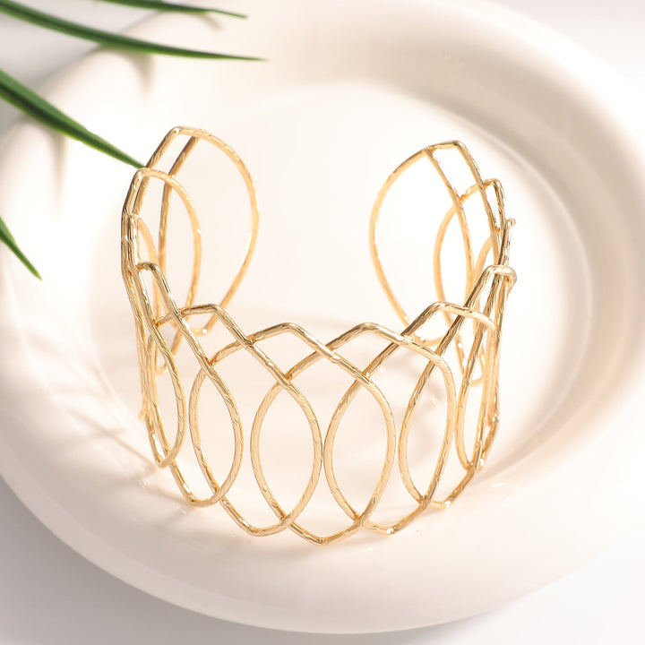 Women Open Bangle with Artfully Curved Design Tom Cottons