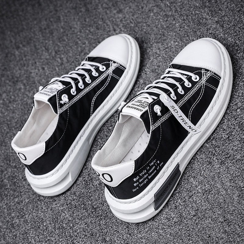 Women’s sports sneakers with innovative structure and comfortable insole