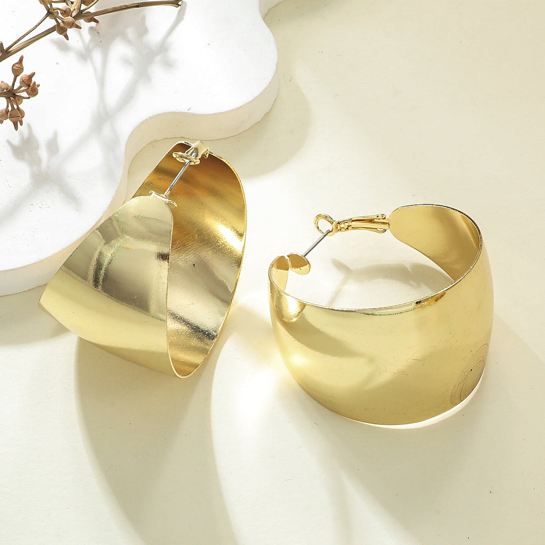Women's Hanging Earrings in Elegant Wave Pattern Tom Cottons