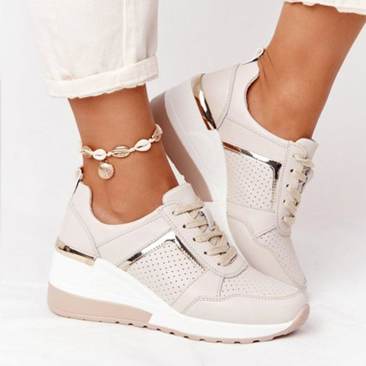 Women's breathable sneakers with perforated details and comfortable insole