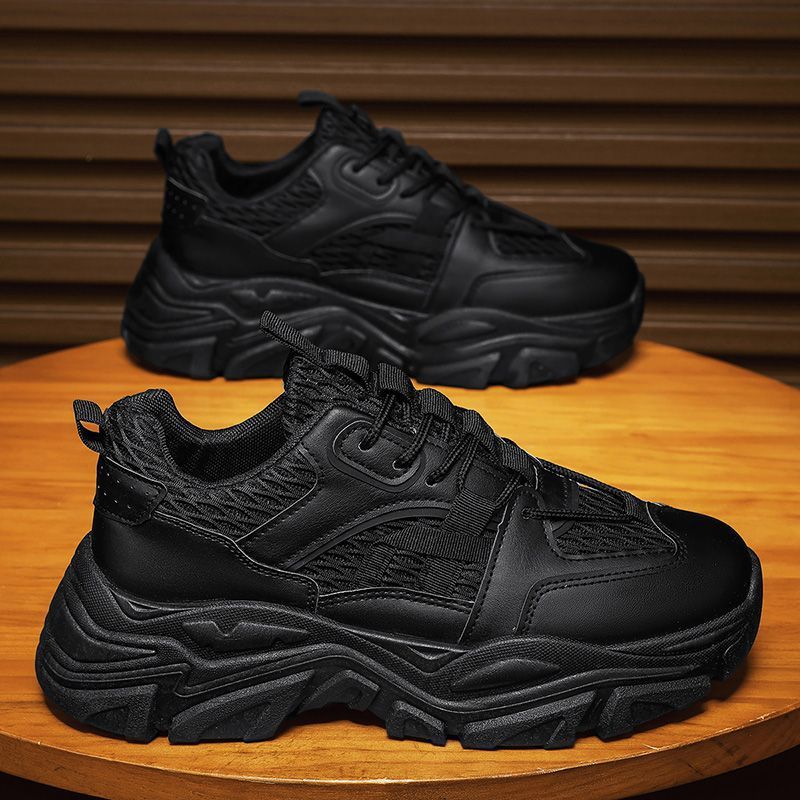 Ladies sporty sneakers with cushioning profile and modern design