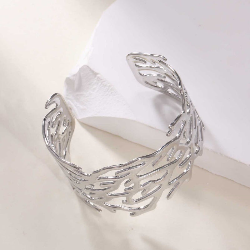 Women's Open Bangle with Elegant Wave Design Tom Cottons