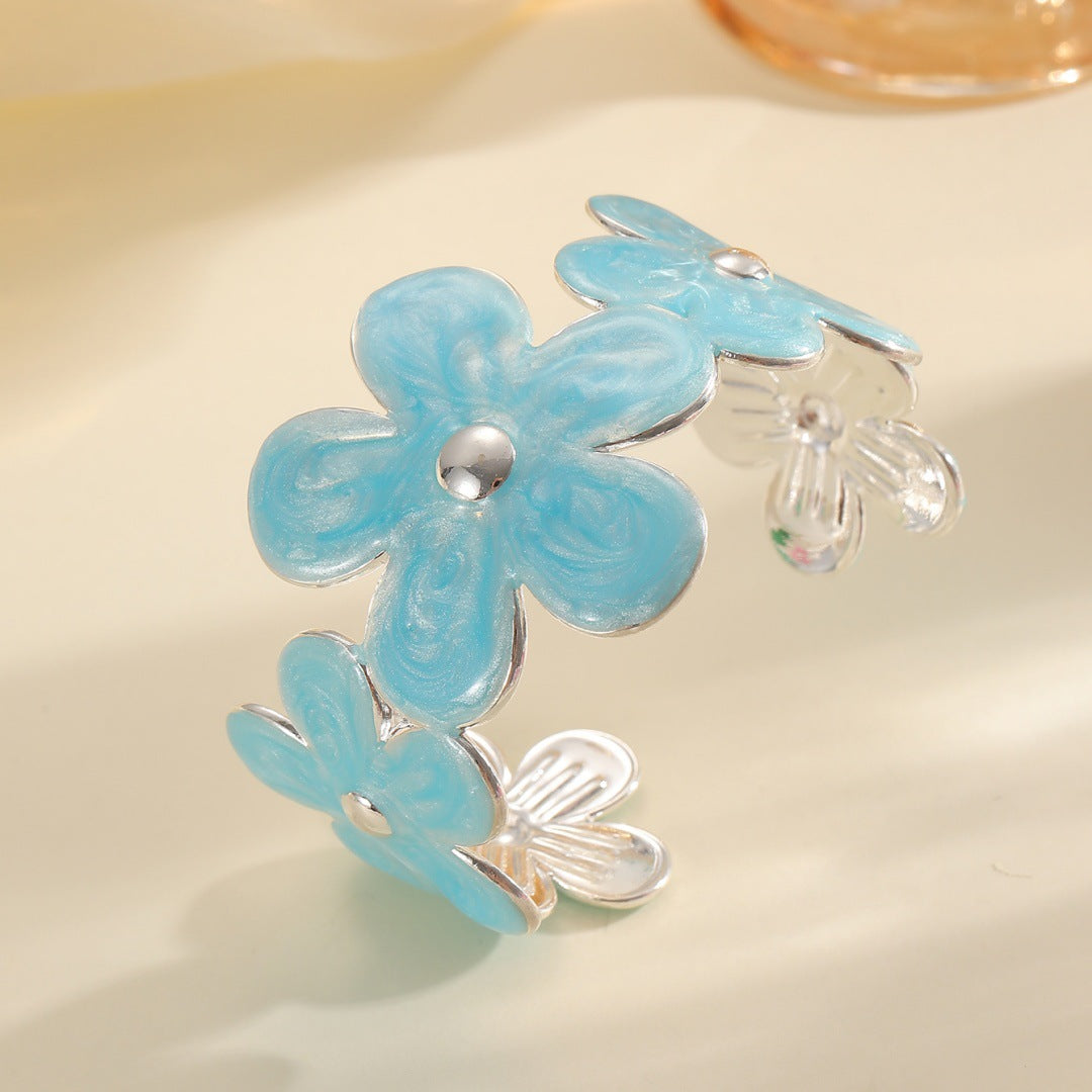Women's bracelet made of high-quality metal with floral design Tom Cottons