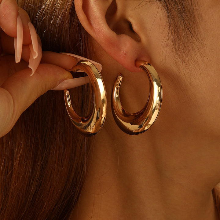 Women's Hanging Earrings in Modern Crescent Design Tom Cottons