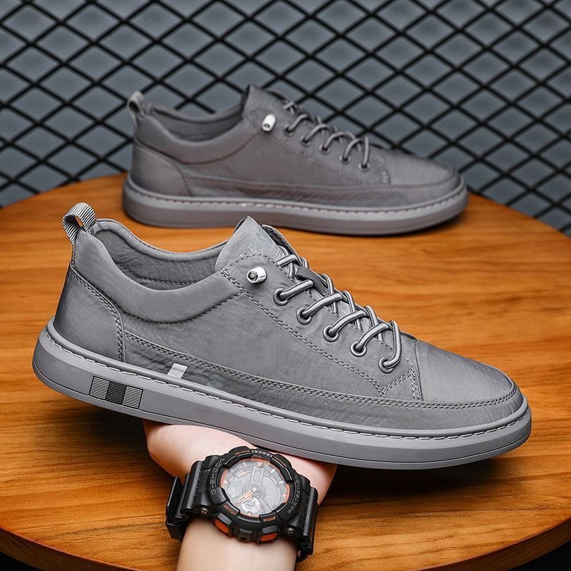 Ladies' fashion sneakers with breathable mesh upper and non-slip sole