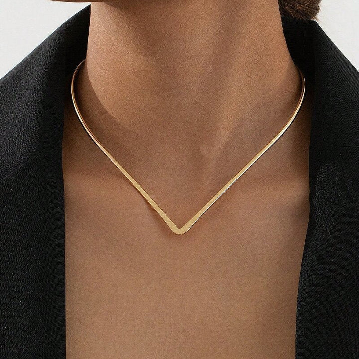 Women Choker Necklace with Modern V Design Tom Cottons