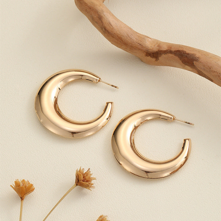 Women's Hanging Earrings in Modern Crescent Design Tom Cottons