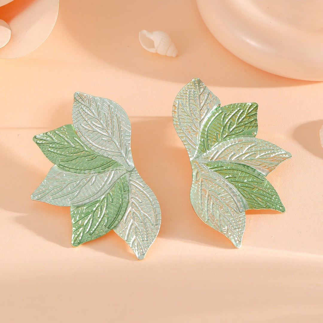 Women’s hair accessory with elaborate leaf design Tom Cottons