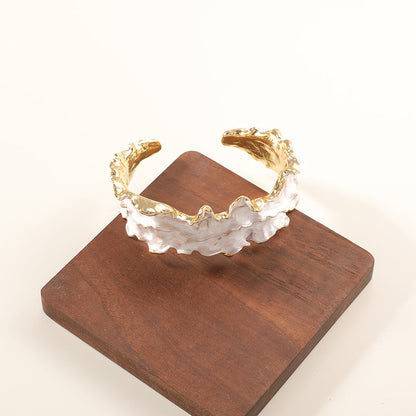 Women's bracelet with intricate flower design Tom Cottons