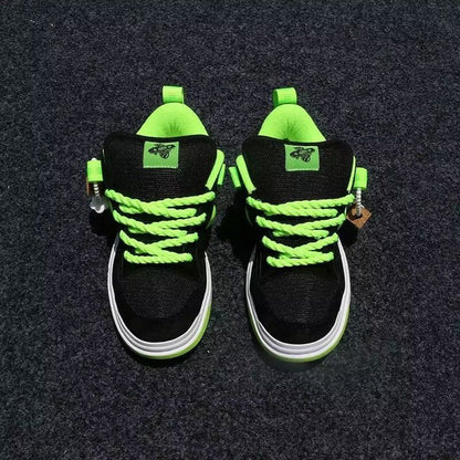 Women urban sneakers with innovative lacing and extra cushioning sole
