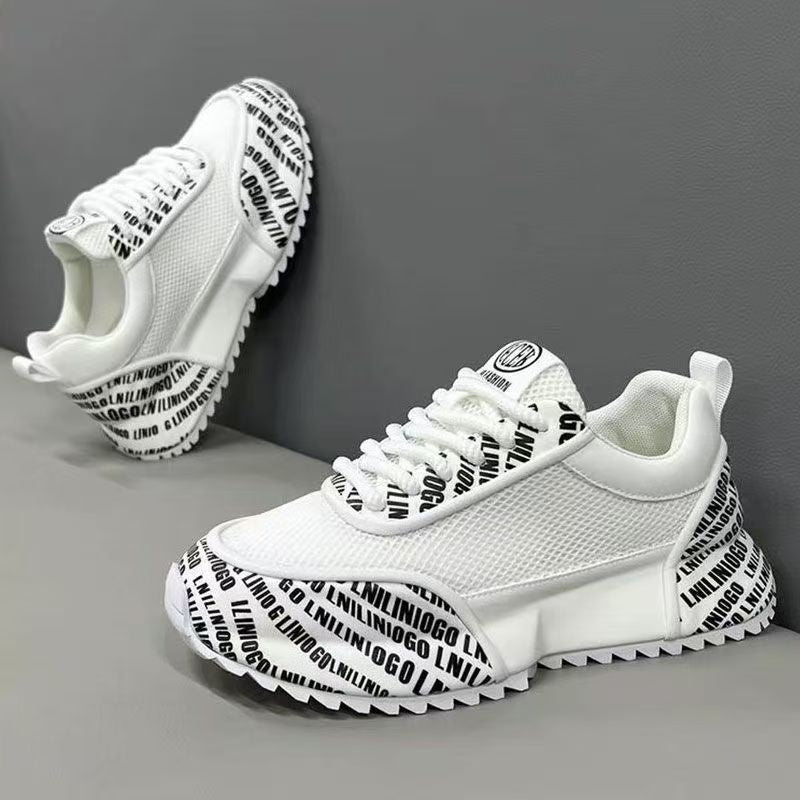 Women’s sporty sneakers with distinctive lettering