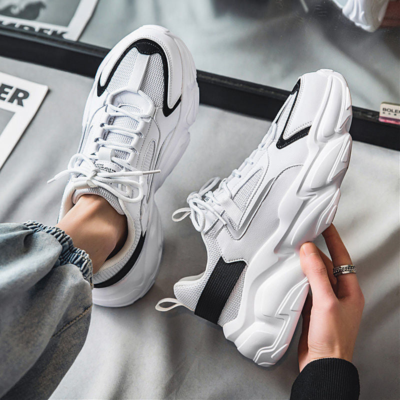 Women's sports sneakers
