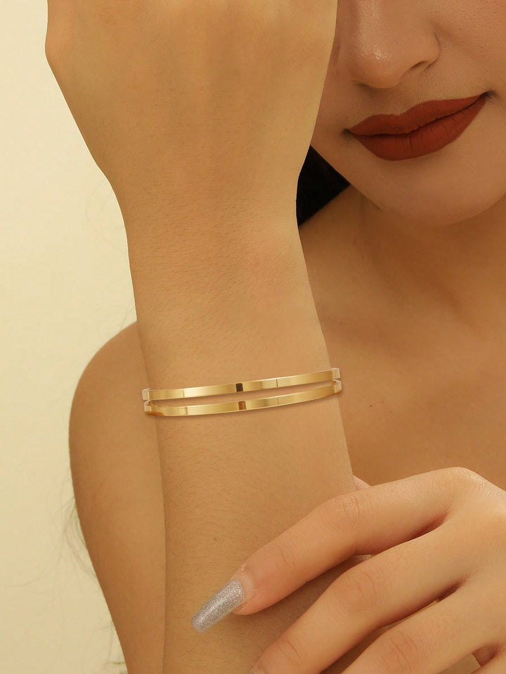 Ladies' bangle with elegant curved design Tom Cottons