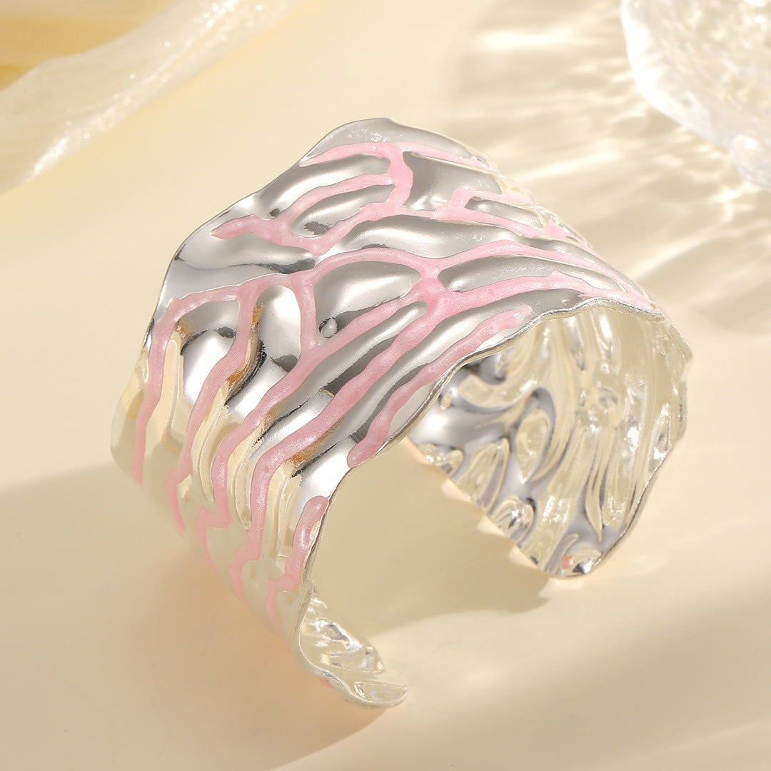 Women Open Bangle with Artistic Wave Pattern Tom Cottons