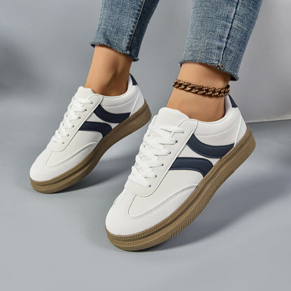 Women's sporty sneakers with anatomical cushioning and classic design