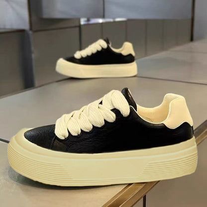 Women Trendy Sneakers with reinforced heel area and non-slip sole