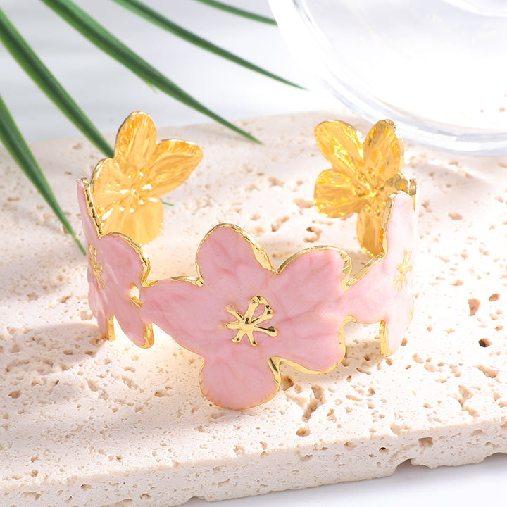 Ladies' bangle with floral motifs Tom Cottons