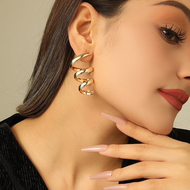 Women's Hanging Earrings with Elegant, Curved Design Tom Cottons