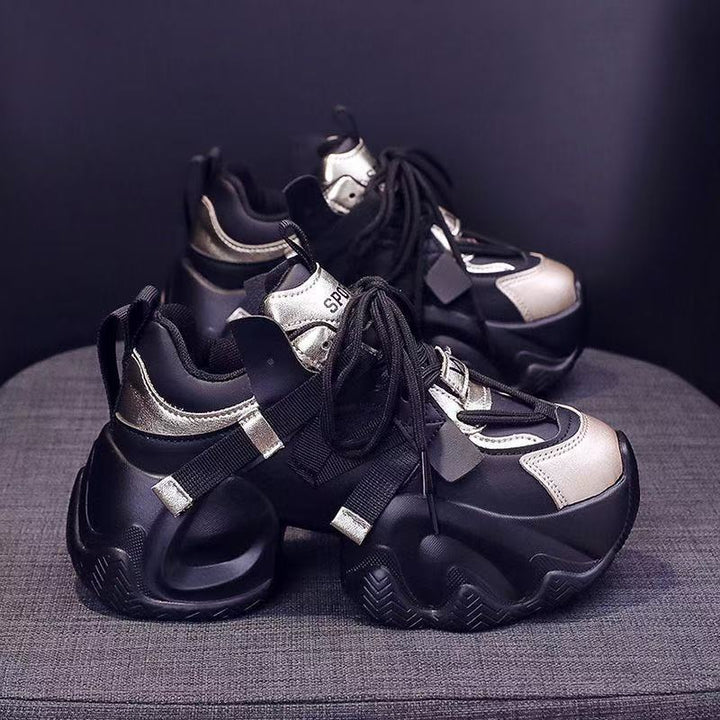 Women's sporty sneakers with innovative cushioning system and futuristic design