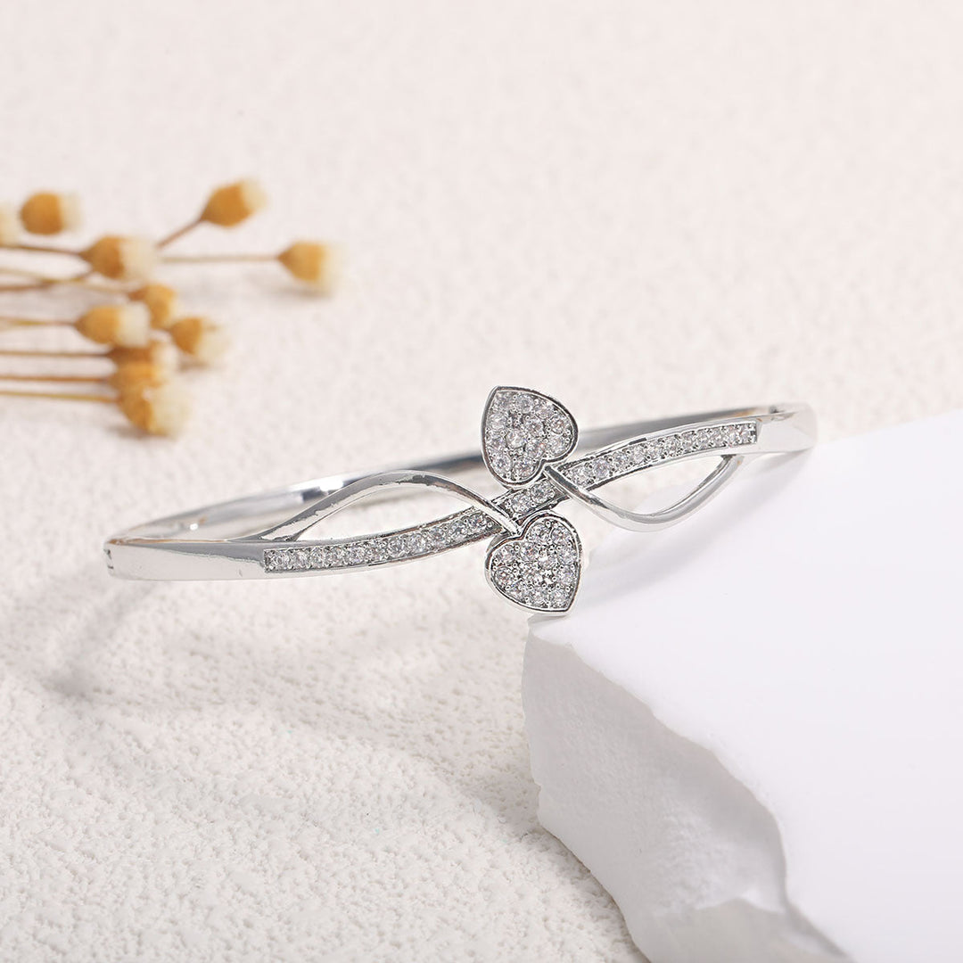 Ladies bracelet with elaborate infinity symbol and sparkling zirconia Tom Cottons