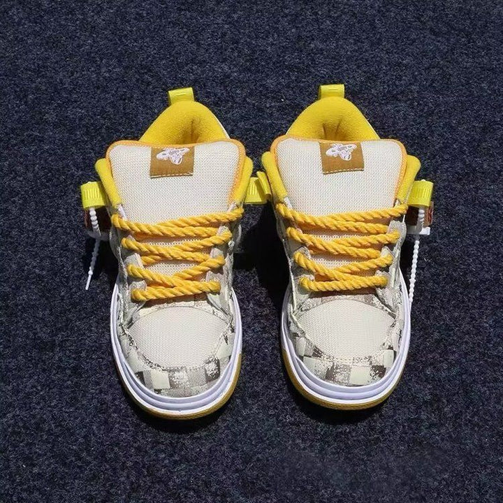 Women urban sneakers with innovative lacing and extra cushioning sole