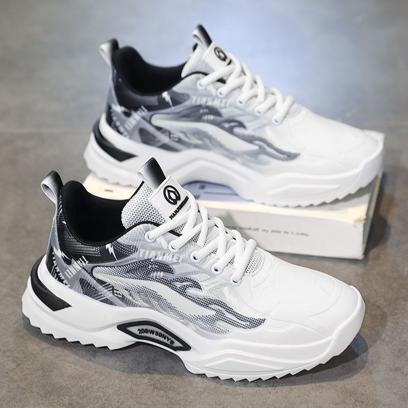Women’s sporty sneakers with modern graphic design and non-slip sole