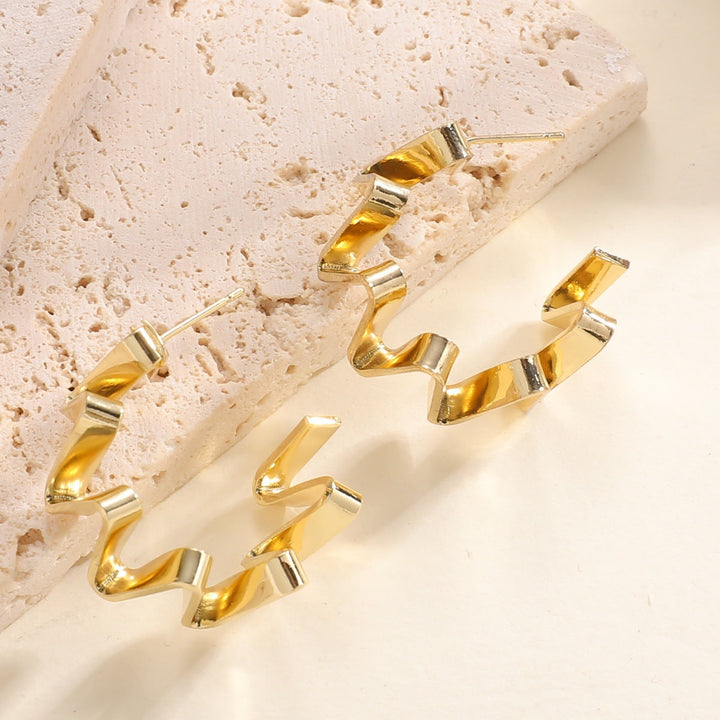 Women's Drop Earrings with Wavy Design Tom Cottons