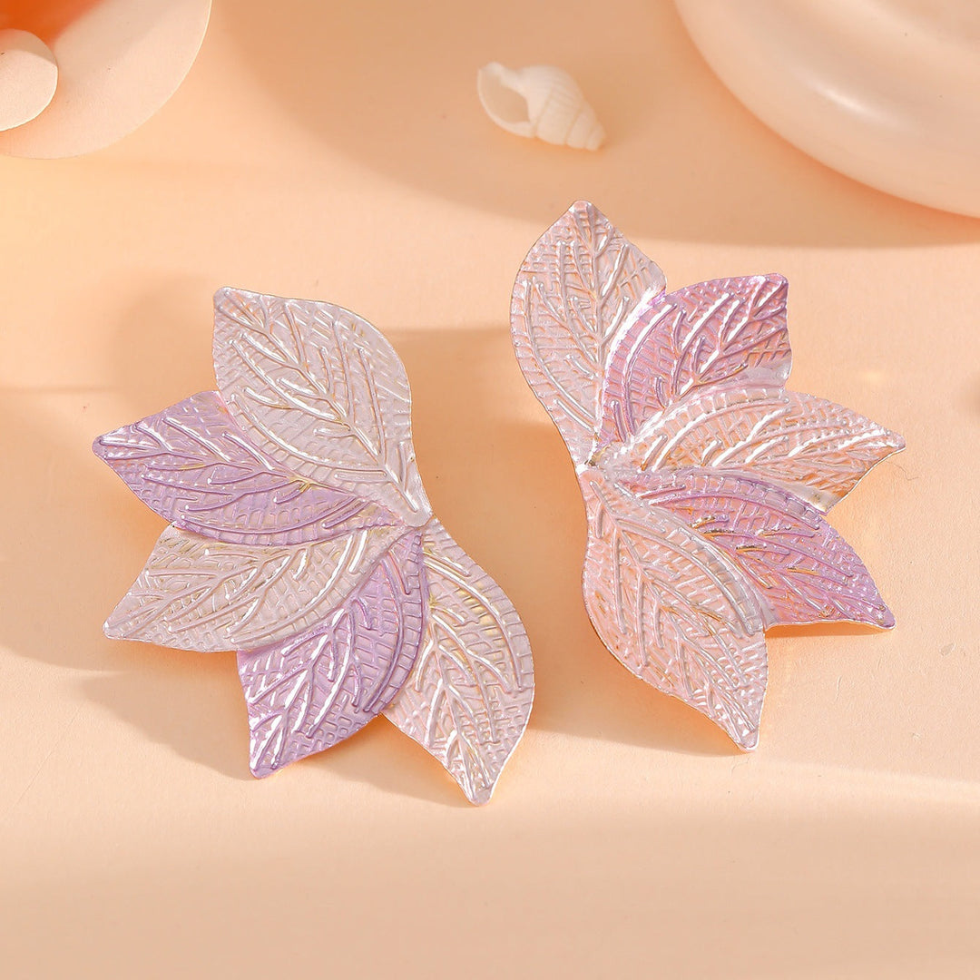 Women’s hair accessory with elaborate leaf design Tom Cottons