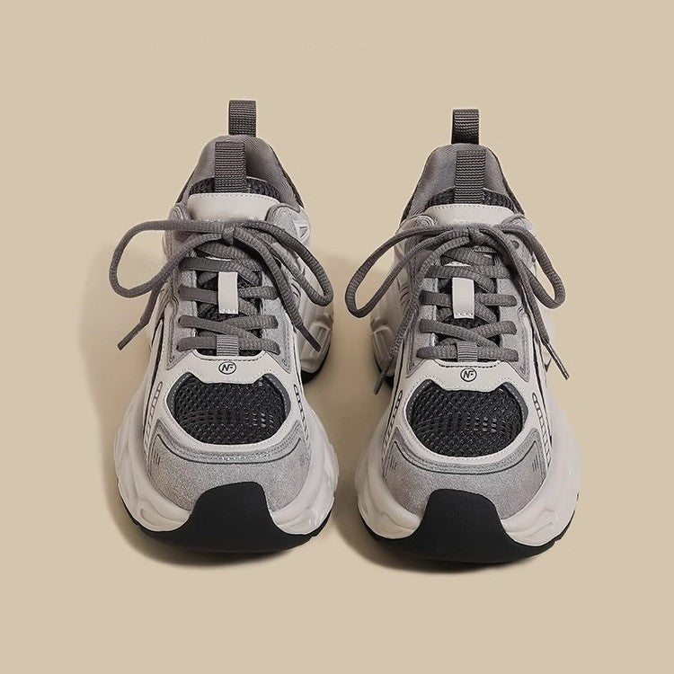 Women’s sporty and breathable sneakers with cushioning sole