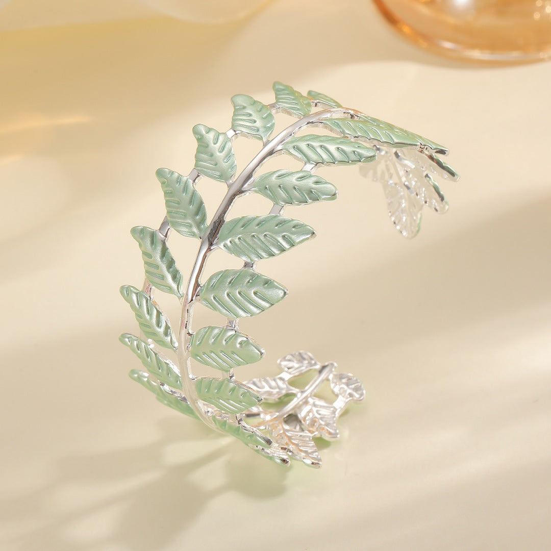 Ladies bracelet in elegant leaf design Tom Cottons