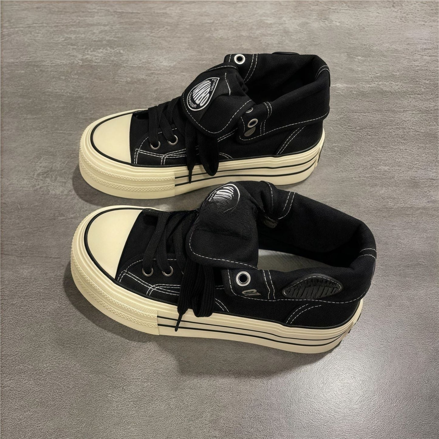 Ladies High-Top Sneakers with fashionable pleated look and durable rubber sole