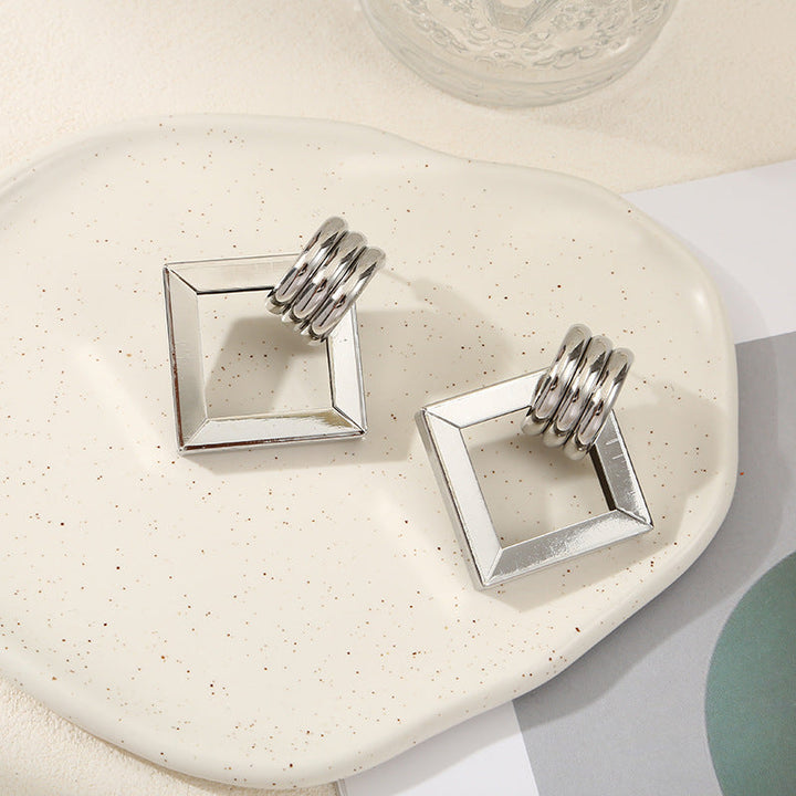 Women's Hanging Earrings with Square Design and Glossy Surface Tom Cottons