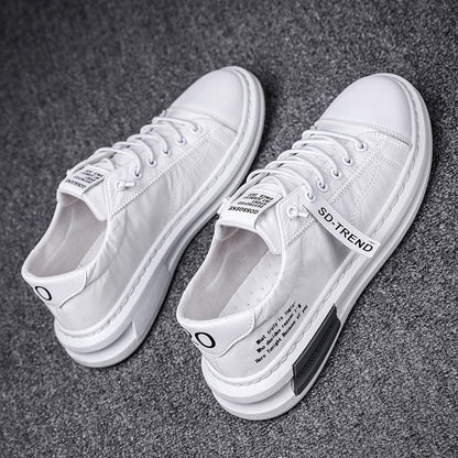 Women’s sports sneakers with innovative structure and comfortable insole