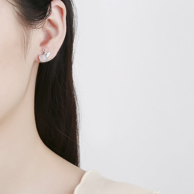 Women's earrings in elegant whale fin design Tom Cottons