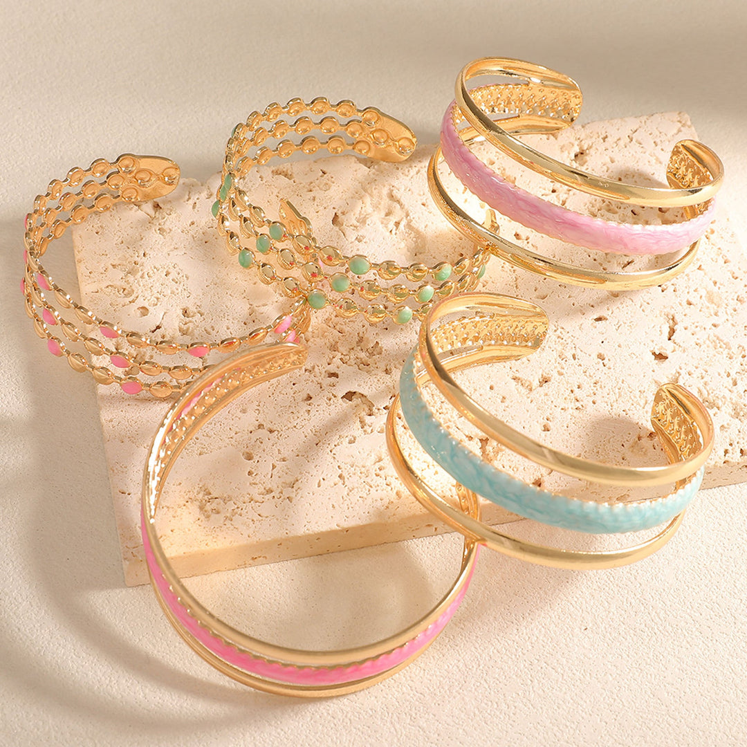 Women Open Bangle with Artistic Relief Design Tom Cottons