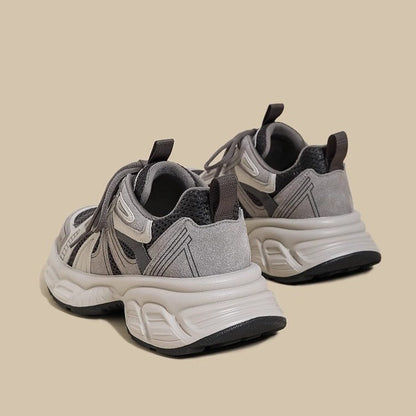 Women’s sporty and breathable sneakers with cushioning sole