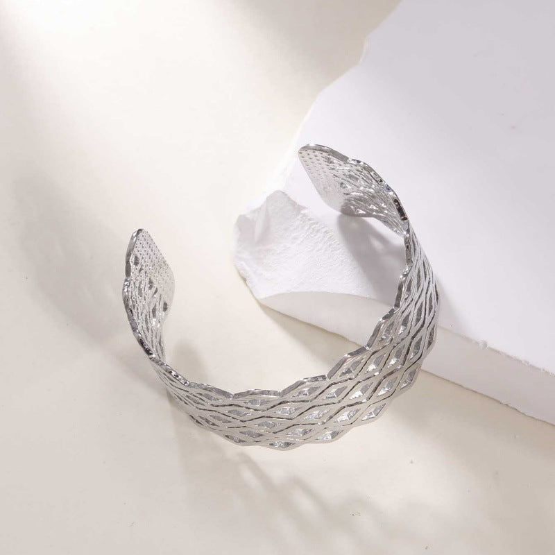 Women's Open Bangle with Elegant Wave Design Tom Cottons