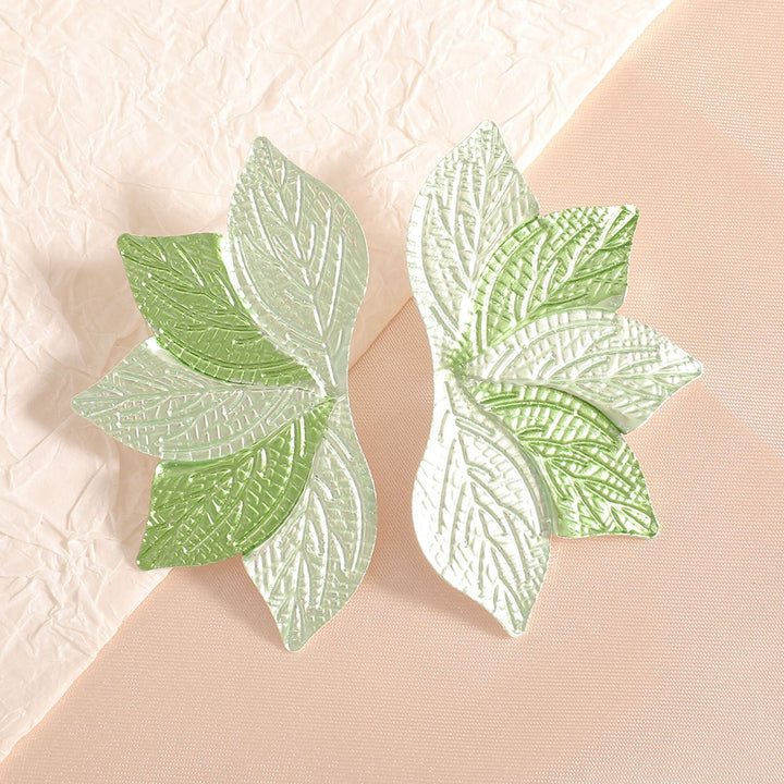 Women’s hair accessory with elaborate leaf design Tom Cottons
