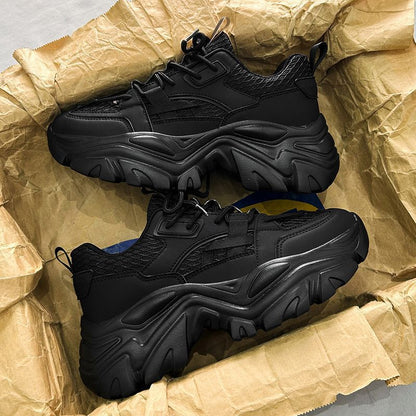 Women's sports shoes with non-slip sole and breathable mesh inserts