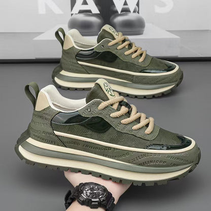 Women's sneakers with cushioned sole and modern design