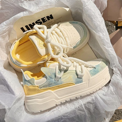 Women's fashionable sneakers with innovative platform design and breathable upper material hybrid structure