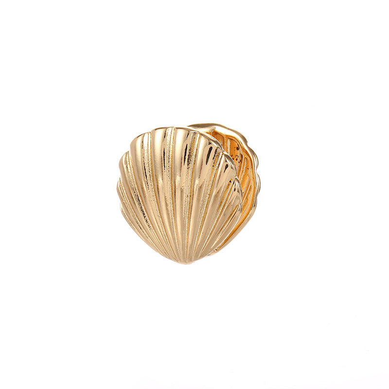 Women's ear clips in elegant shell design Tom Cottons