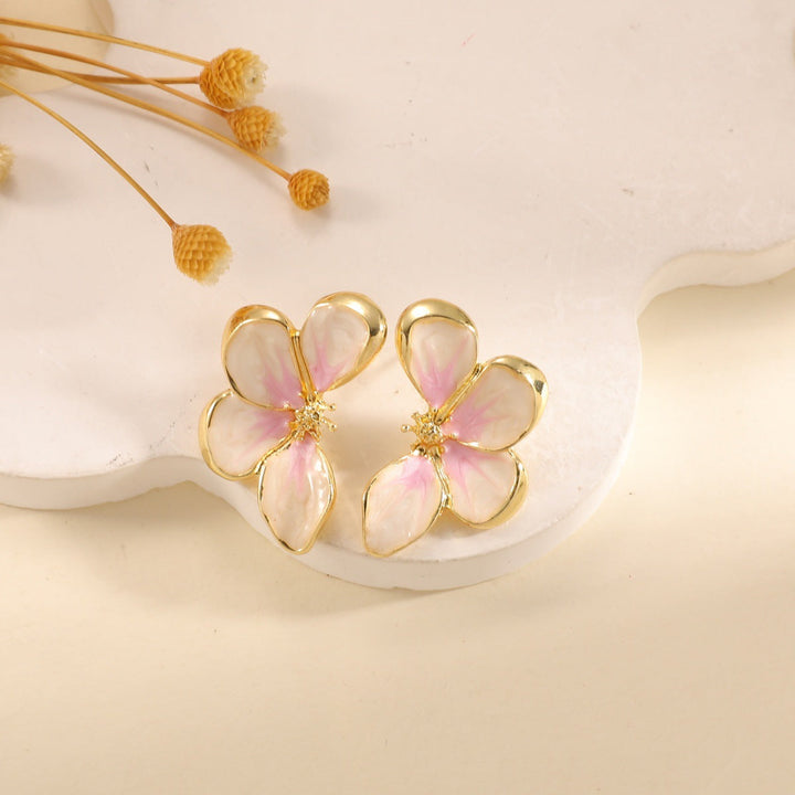 Women's ear clips in elegant floral design with a glossy coating Tom Cottons